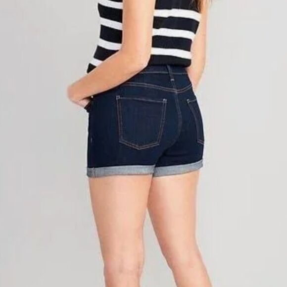 Old Navy Dark Wash Mid Rise WOW Roll Cuff
Cotton Denim Stretch Shorts New - Picture 3 of 16